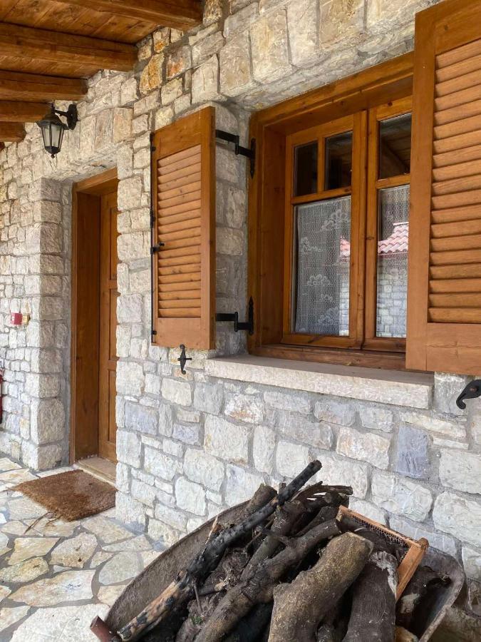 Ferienwohnung Mezonetes Helmos Ano Lousoi Exterior foto