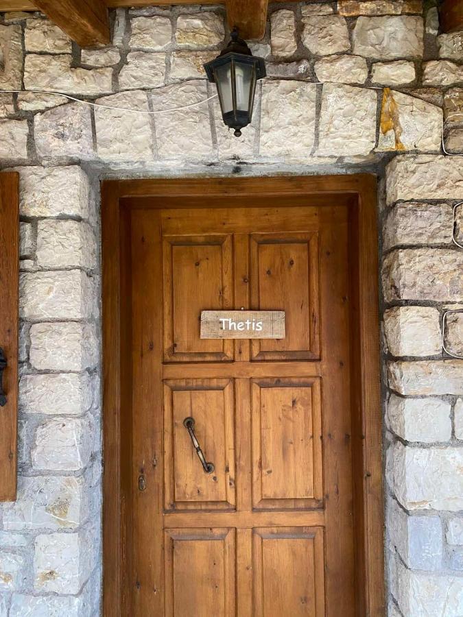 Ferienwohnung Mezonetes Helmos Ano Lousoi Exterior foto