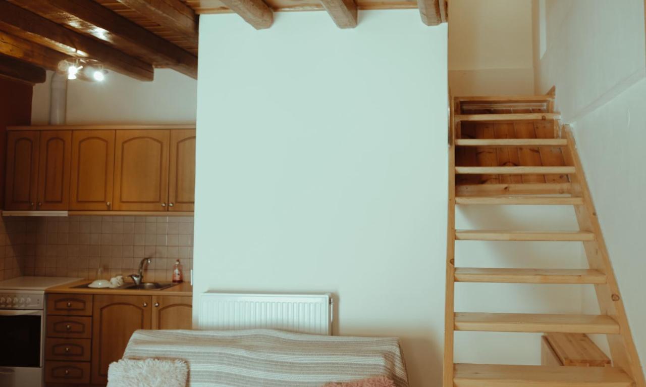 Ferienwohnung Mezonetes Helmos Ano Lousoi Exterior foto