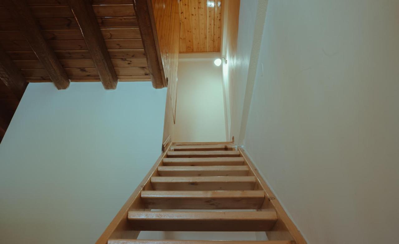 Ferienwohnung Mezonetes Helmos Ano Lousoi Exterior foto