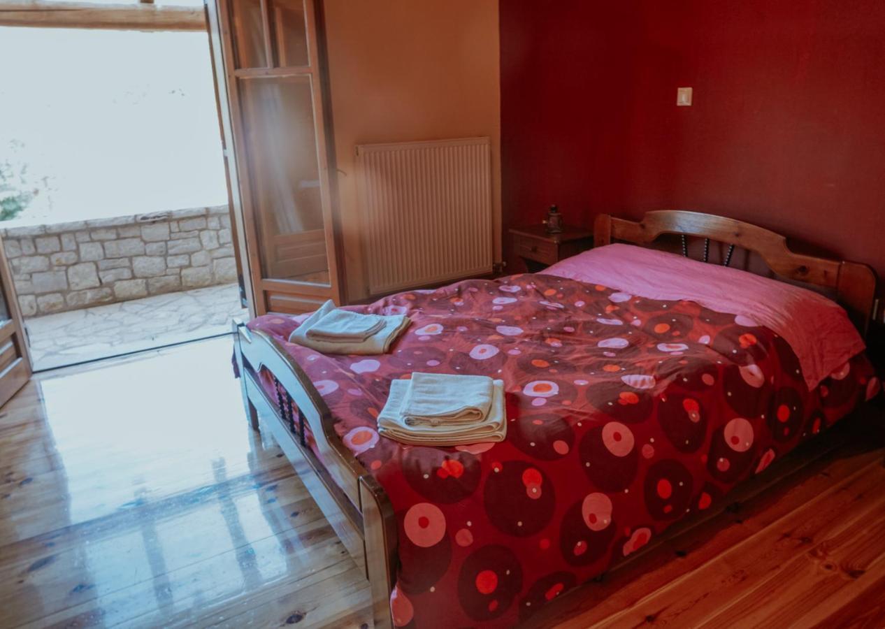 Ferienwohnung Mezonetes Helmos Ano Lousoi Exterior foto
