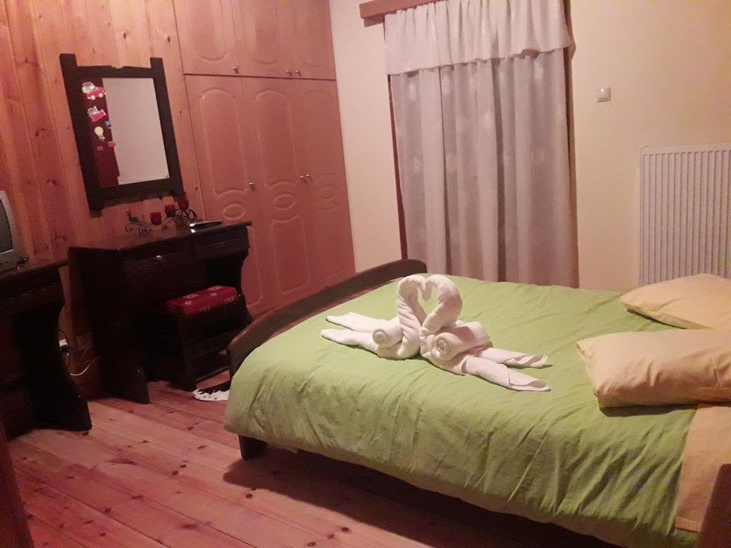 Ferienwohnung Mezonetes Helmos Ano Lousoi Exterior foto
