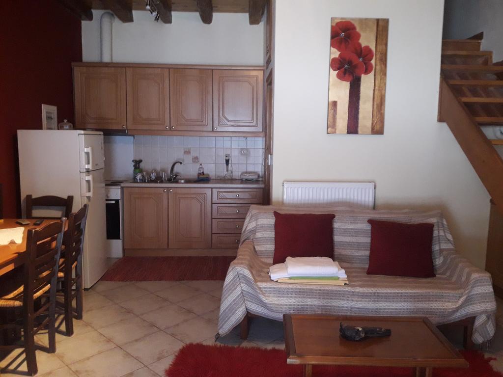 Ferienwohnung Mezonetes Helmos Ano Lousoi Exterior foto